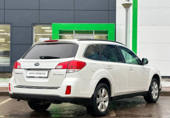 Подержанный автомобиль Subaru Outback Wagon 2011 года (5 фото)