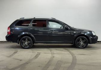 Подержанный автомобиль Chevrolet Lacetti Wagon 2011 года (4 фото)