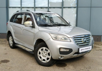 Подержанный автомобиль Lifan X60 2015 года (3 фото)