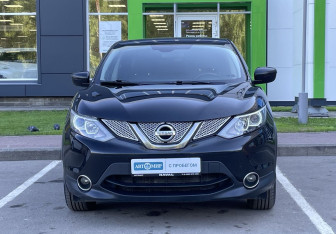 Подержанный автомобиль Nissan Qashqai 2016 года (2 фото)
