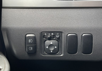 Подержанный автомобиль Mitsubishi Pajero 2014 года (14 фото)