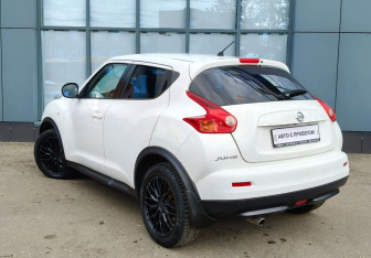 Подержанный автомобиль Nissan Juke 2014 года (4 фото)