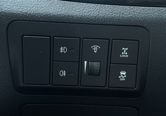 Подержанный автомобиль Hyundai Santa Fe 2011 года (12 фото)