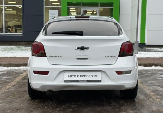 Подержанный автомобиль Chevrolet Cruze Hatchback 2013 года (6 фото)