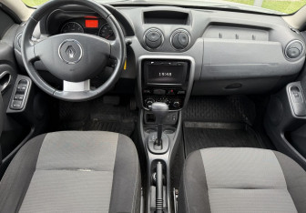 Подержанный автомобиль Renault Duster 2013 года (9 фото)