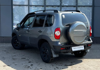 Подержанный автомобиль Chevrolet Niva 2018 года (8 фото)