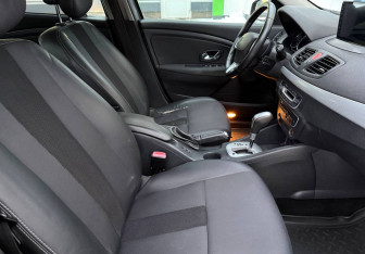 Подержанный автомобиль Renault Fluence 2011 года (10 фото)