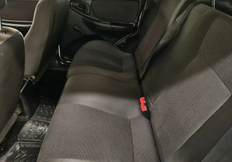 Подержанный автомобиль Chevrolet Niva 2013 года (12 фото)