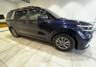 Подержанный автомобиль Kia Carnival 2021 года (6 фото)