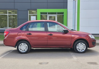 Подержанный автомобиль LADA (ВАЗ) Granta Sedan 2017 года (4 фото)