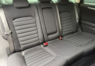 Подержанный автомобиль Ford Mondeo Sedan 2018 года (11 фото)