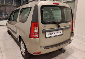 Подержанный автомобиль LADA (ВАЗ) Largus Wagon 2013 года (7 фото)