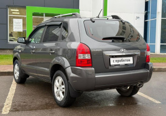 Подержанный автомобиль Hyundai Tucson 2008 года (7 фото)
