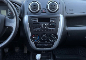 Подержанный автомобиль LADA (ВАЗ) Granta Liftback 2017 года (14 фото)