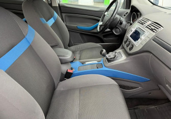 Подержанный автомобиль Ford Kuga 2009 года (10 фото)