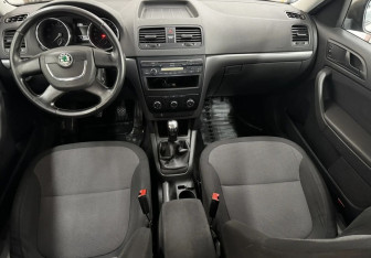 Подержанный автомобиль Skoda Yeti 2010 года (10 фото)