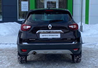 Подержанный автомобиль Renault Kaptur 2017 года (5 фото)