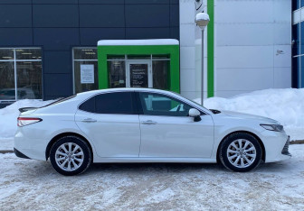 Подержанный автомобиль Toyota Camry Sedan 2018 года (4 фото)