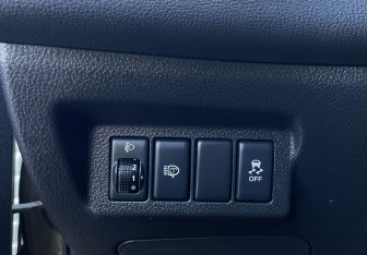 Подержанный автомобиль Nissan X-Trail 2011 года (17 фото)
