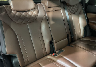Подержанный автомобиль Hyundai Santa Fe 2021 года (11 фото)