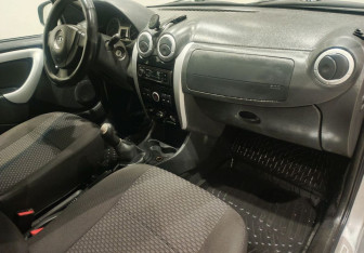 Подержанный автомобиль LADA (ВАЗ) Largus Wagon 2013 года (12 фото)