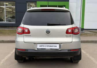 Подержанный автомобиль Volkswagen Tiguan 2011 года (6 фото)