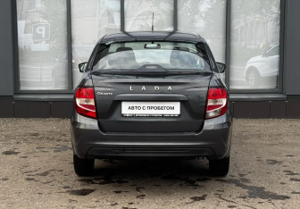Подержанный автомобиль LADA (ВАЗ) Granta Sedan 2019 года (7 фото)
