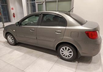 Подержанный автомобиль Kia Rio Sedan 2010 года (5 фото)