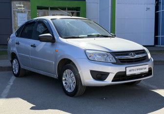 Подержанный автомобиль LADA (ВАЗ) Granta Liftback 2016 года (3 фото)