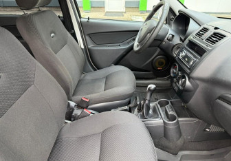 Подержанный автомобиль LADA (ВАЗ) Kalina Hatchback 2014 года (10 фото)