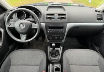Подержанный автомобиль Skoda Yeti 2014 года (9 фото)