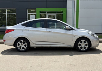 Подержанный автомобиль Hyundai Solaris Sedan 2013 года (5 фото)