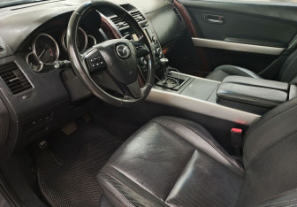 Подержанный автомобиль Mazda CX-9 2012 года (12 фото)