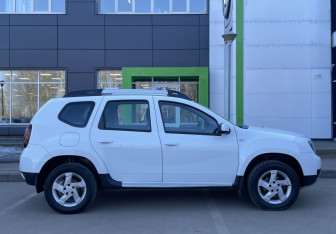 Подержанный автомобиль Renault Duster 2017 года (4 фото)