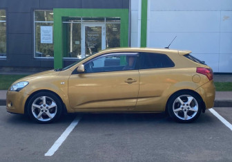 Подержанный автомобиль Kia Ceed Hatchback 2009 года (8 фото)