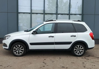 Подержанный автомобиль LADA (ВАЗ) Granta Wagon 2022 года (2 фото)