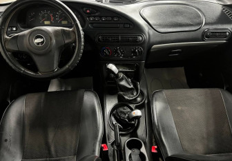 Подержанный автомобиль Chevrolet Niva 2010 года (11 фото)