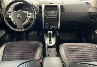 Подержанный автомобиль Nissan X-Trail 2012 года (9 фото)