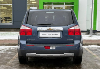 Подержанный автомобиль Chevrolet Orlando 2014 года (6 фото)