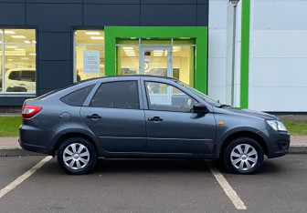 Подержанный автомобиль LADA (ВАЗ) Granta Liftback 2015 года (4 фото)