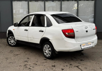 Подержанный автомобиль LADA (ВАЗ) Granta Sedan 2015 года (8 фото)