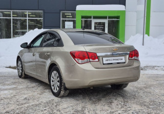 Подержанный автомобиль Chevrolet Cruze Sedan 2012 года (7 фото)