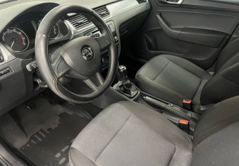 Подержанный автомобиль Skoda Rapid Liftback 2019 года (9 фото)