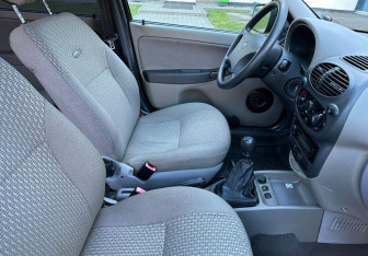 Подержанный автомобиль LADA (ВАЗ) Kalina Sedan 2010 года (10 фото)