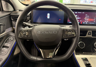 Подержанный автомобиль Exeed TXL 2022 года (14 фото)