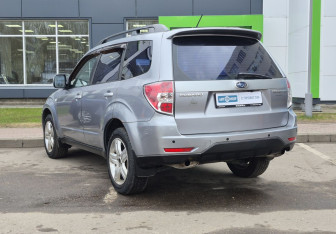 Подержанный автомобиль Subaru Forester Suv 2008 года (7 фото)