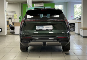 Подержанный автомобиль Geely Atlas 2024 года (6 фото)