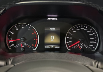 Подержанный автомобиль Haval F7 2019 года (12 фото)