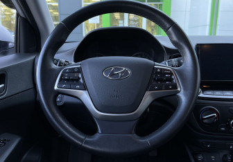 Подержанный автомобиль Hyundai Solaris Sedan 2021 года (13 фото)
