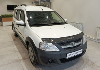 Подержанный автомобиль LADA (ВАЗ) Largus Wagon 2017 года (3 фото)